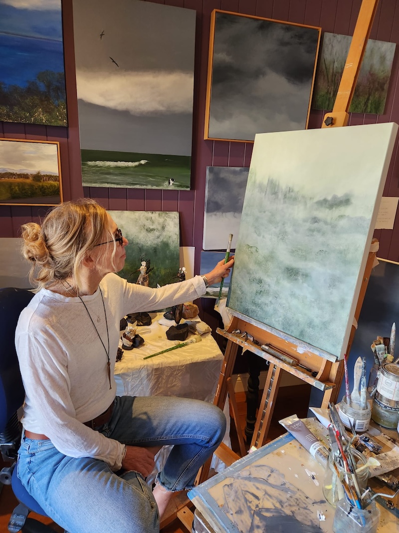 gia-murray-painting-in-studio Gia Murray painting in her studio